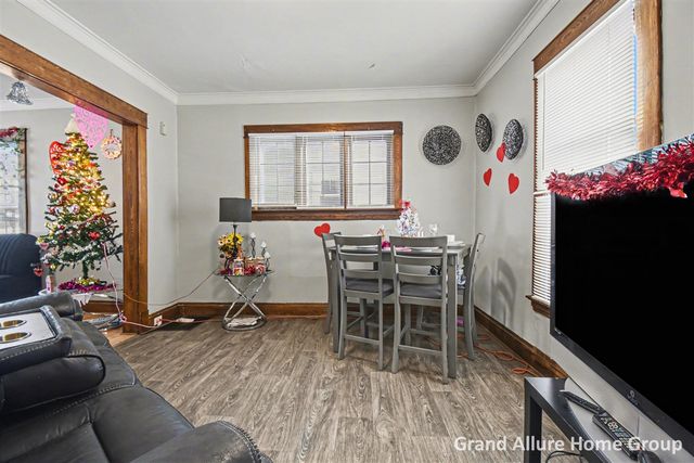 1737 Madison Avenue, Grand Rapids, MI 49507