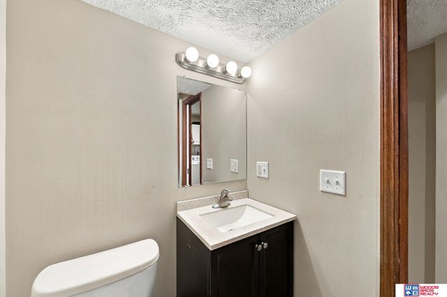 1212 Garden Valley Road, Lincoln, NE 68521