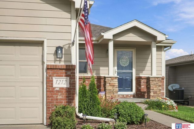 1212 Garden Valley Road, Lincoln, NE 68521