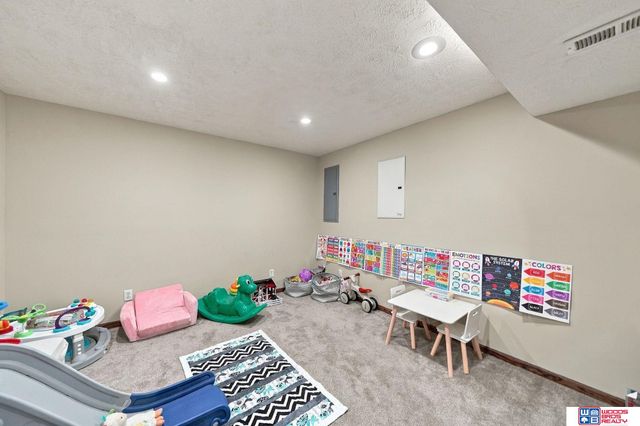 1212 Garden Valley Road, Lincoln, NE 68521