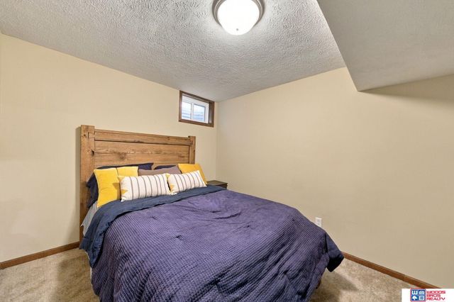 1212 Garden Valley Road, Lincoln, NE 68521