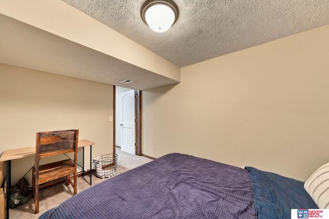 1212 Garden Valley Road, Lincoln, NE 68521