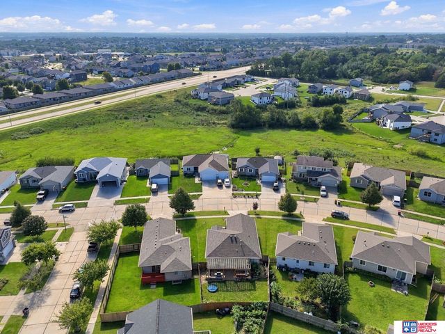 1212 Garden Valley Road, Lincoln, NE 68521