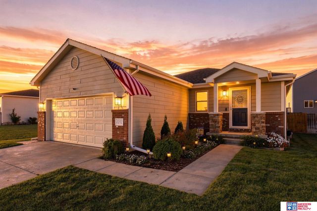 1212 Garden Valley Road, Lincoln, NE 68521