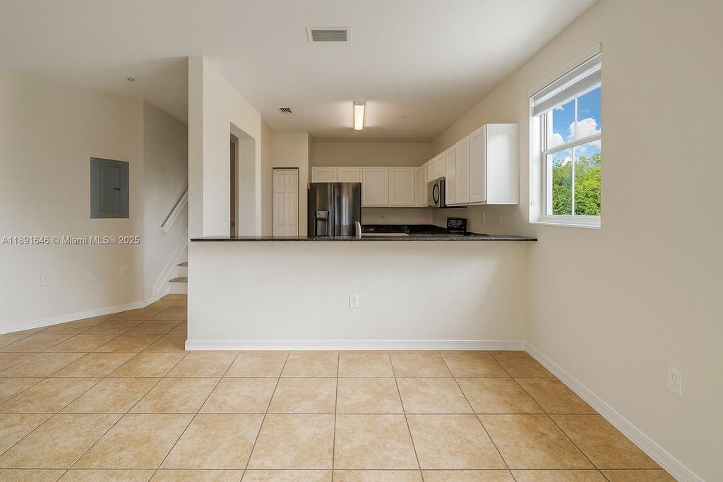 8833 NW 107th Ct 202, Doral, FL 33178
