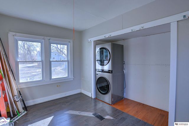 5217 N 9th Street East, Omaha, NE 68110