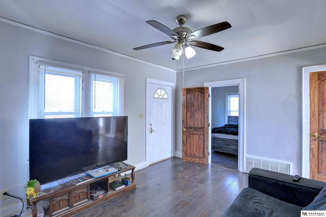 5217 N 9th Street East, Omaha, NE 68110