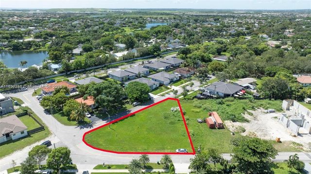 9800 SW 213th St, Cutler Bay, FL 33189