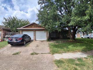615 Red Coat Lane, Arlington, TX 76002