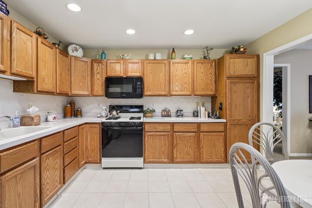 304 Waxwing Drive, Monroe, NJ 08831