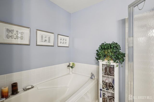 304 Waxwing Drive, Monroe, NJ 08831