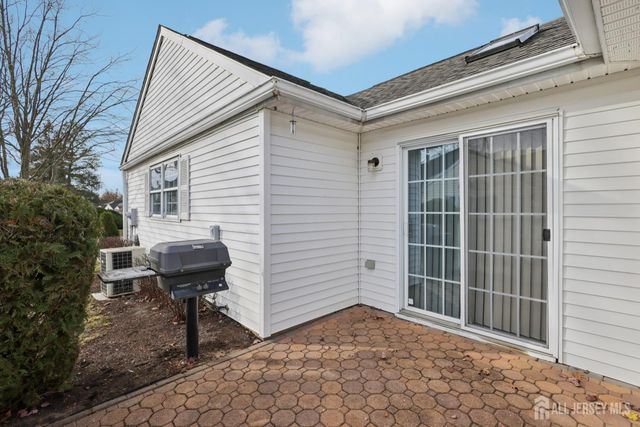 304 Waxwing Drive, Monroe, NJ 08831