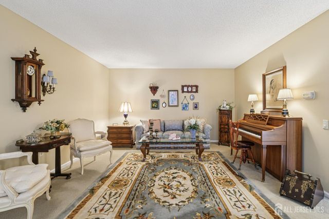 304 Waxwing Drive, Monroe, NJ 08831