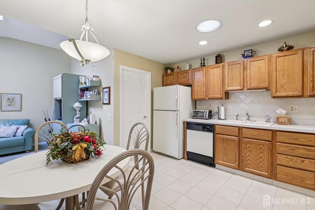 304 Waxwing Drive, Monroe, NJ 08831