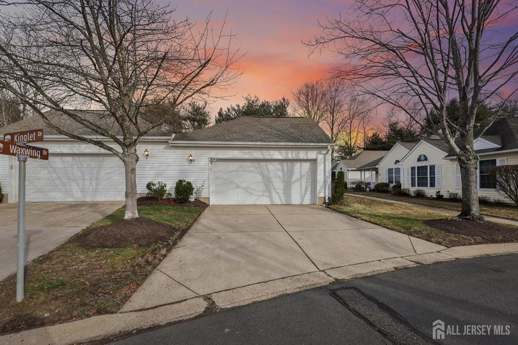304 Waxwing Drive, Monroe, NJ 08831