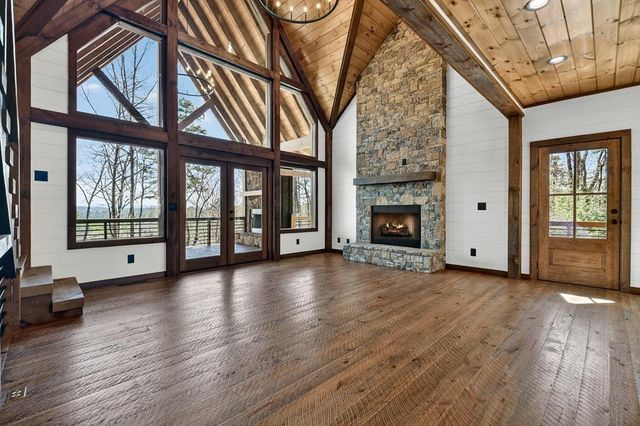 142 Red Oak Trail, Ellijay, GA 30540