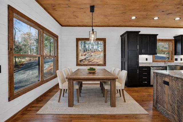 142 Red Oak Trail, Ellijay, GA 30540