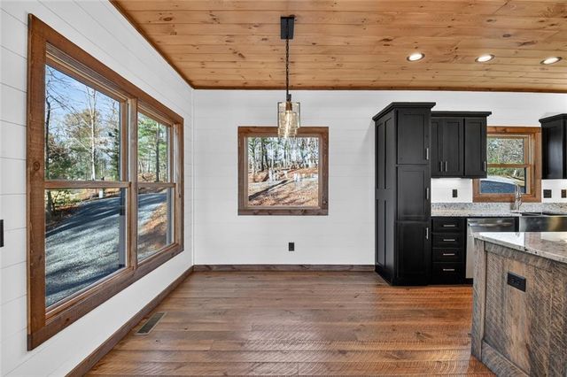 142 Red Oak Trail, Ellijay, GA 30540