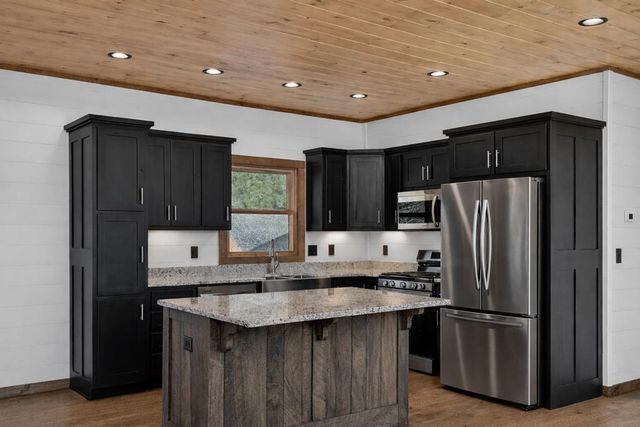 142 Red Oak Trail, Ellijay, GA 30540