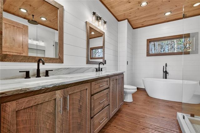 142 Red Oak Trail, Ellijay, GA 30540