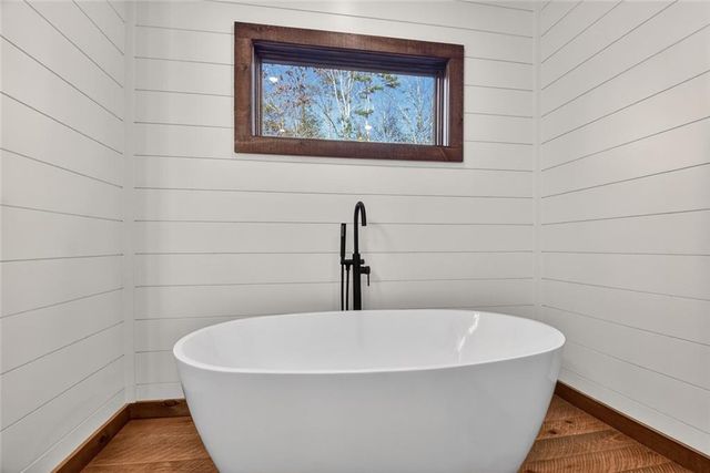 142 Red Oak Trail, Ellijay, GA 30540