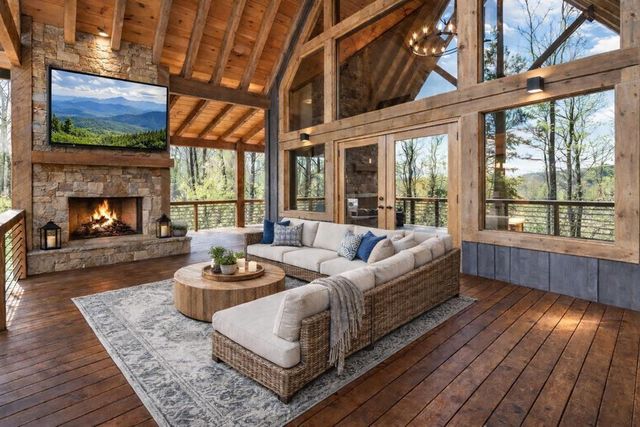 142 Red Oak Trail, Ellijay, GA 30540