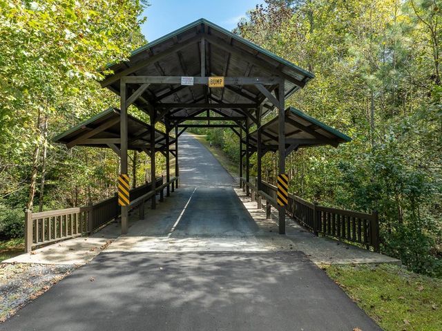 142 Red Oak Trail, Ellijay, GA 30540