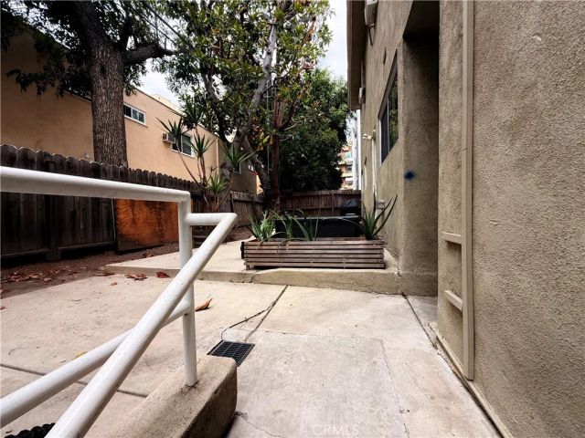 423 S Le Doux Rd 10, Los Angeles, CA 90048