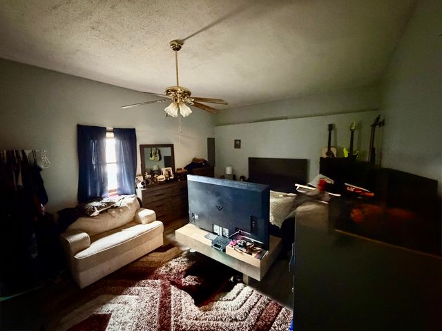 712 S Howell Avenue, West Plains, MO 65775