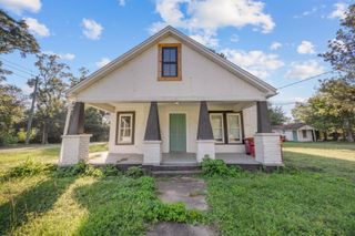 198 E 1St Avenue, Crestview, FL 32536