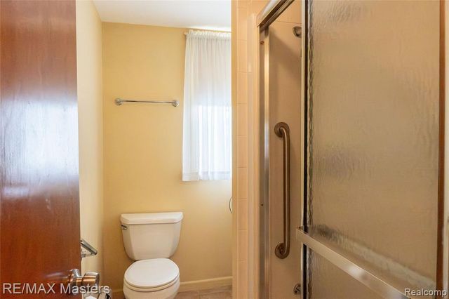 29386 Walnut Street, Flat Rock, MI 48134