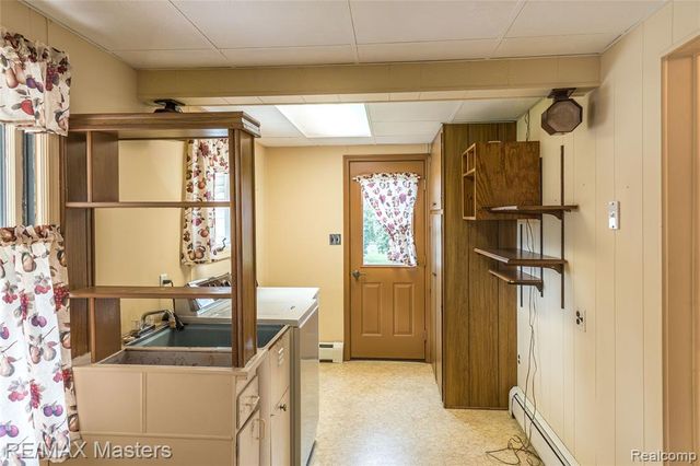 29386 Walnut Street, Flat Rock, MI 48134