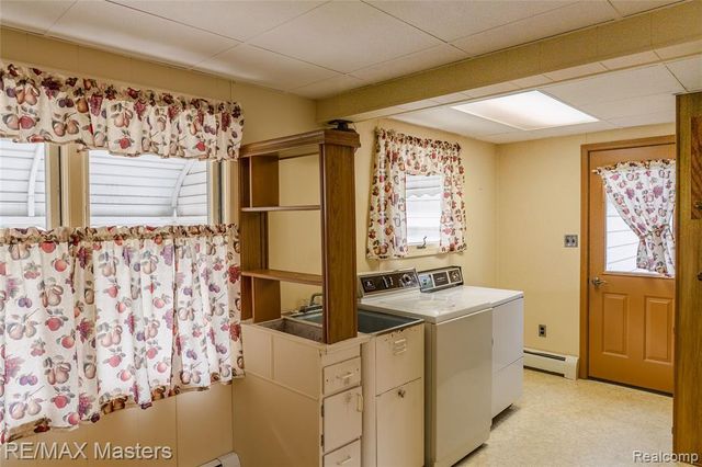 29386 Walnut Street, Flat Rock, MI 48134
