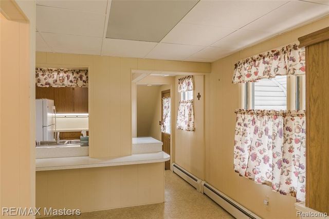 29386 Walnut Street, Flat Rock, MI 48134