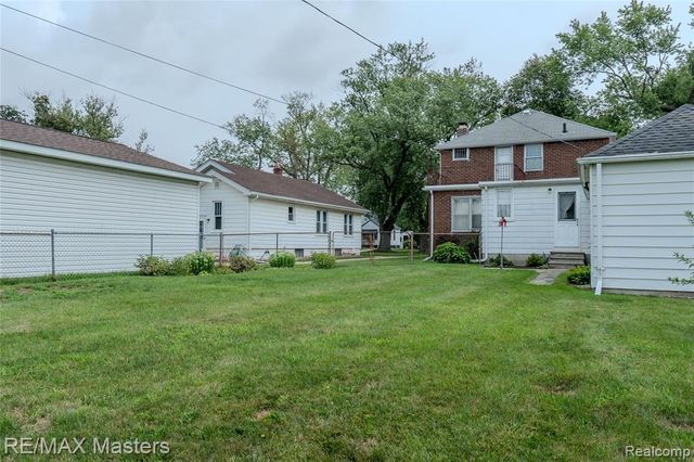 29386 Walnut Street, Flat Rock, MI 48134