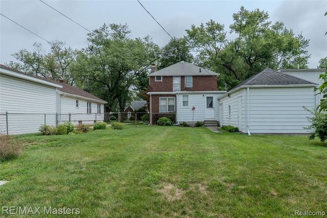 29386 Walnut Street, Flat Rock, MI 48134