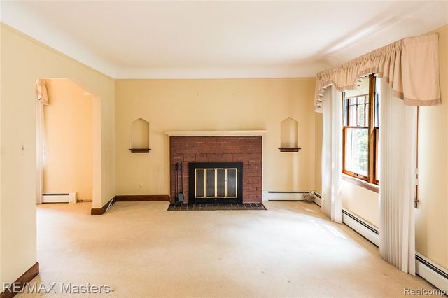 29386 Walnut Street, Flat Rock, MI 48134