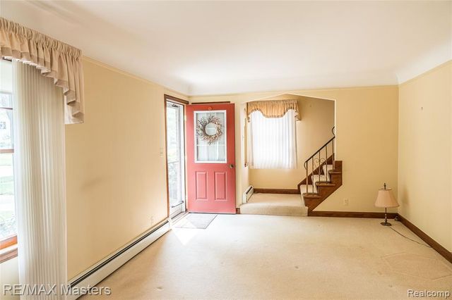 29386 Walnut Street, Flat Rock, MI 48134
