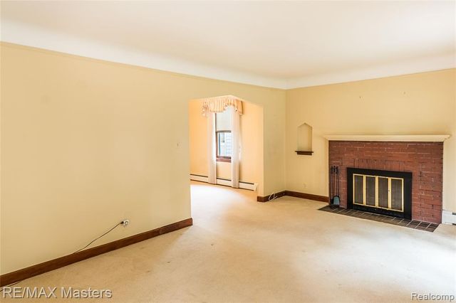 29386 Walnut Street, Flat Rock, MI 48134