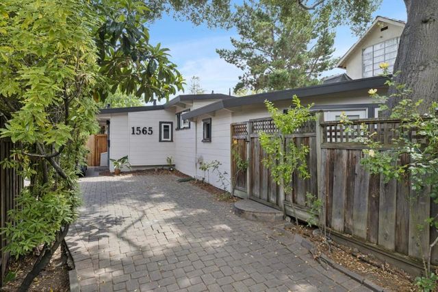 15451565 Stanford Avenue, Palo Alto, CA 94306