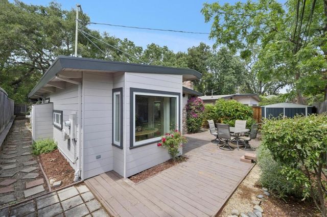 15451565 Stanford Avenue, Palo Alto, CA 94306