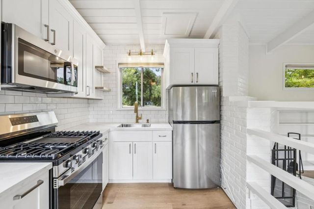15451565 Stanford Avenue, Palo Alto, CA 94306