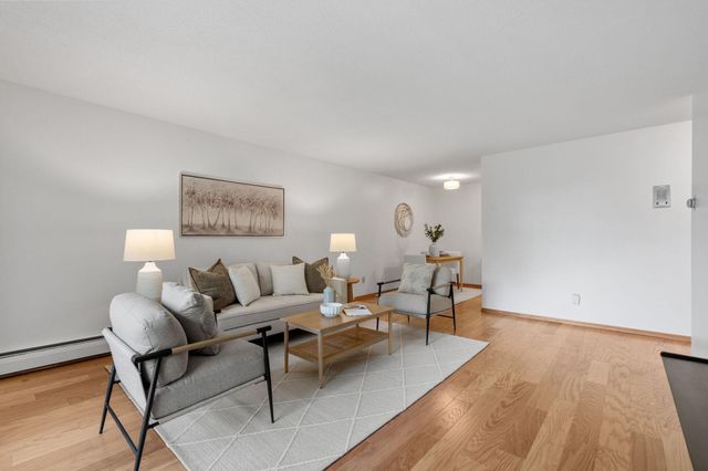7412 W 22nd Street 309, Saint Louis Park, MN 55426