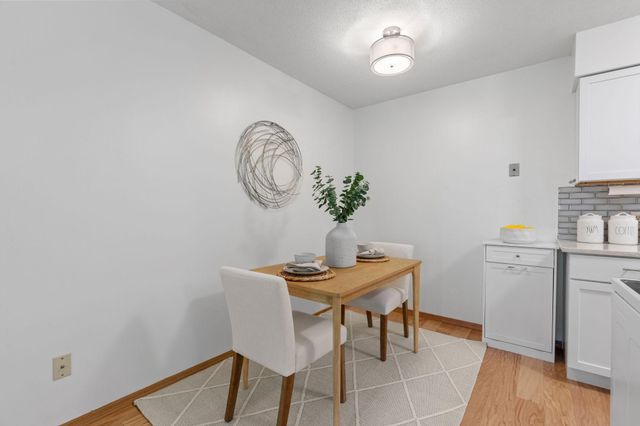 7412 W 22nd Street 309, Saint Louis Park, MN 55426