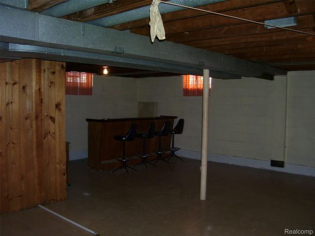 7300 Weingartz, Center Line, MI 48015