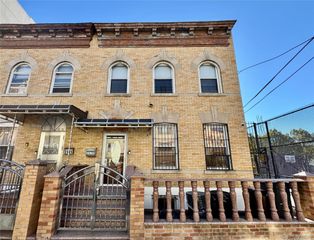 31-17 38th Street 2 FL, Astoria, NY 11103