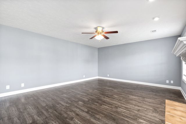 3755 Windmill Dr, Clarksville, TN 37040