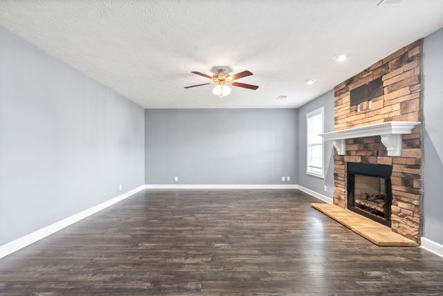 3755 Windmill Dr, Clarksville, TN 37040