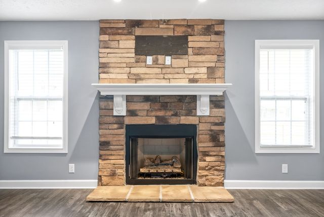 3755 Windmill Dr, Clarksville, TN 37040