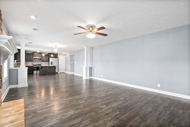 3755 Windmill Dr, Clarksville, TN 37040